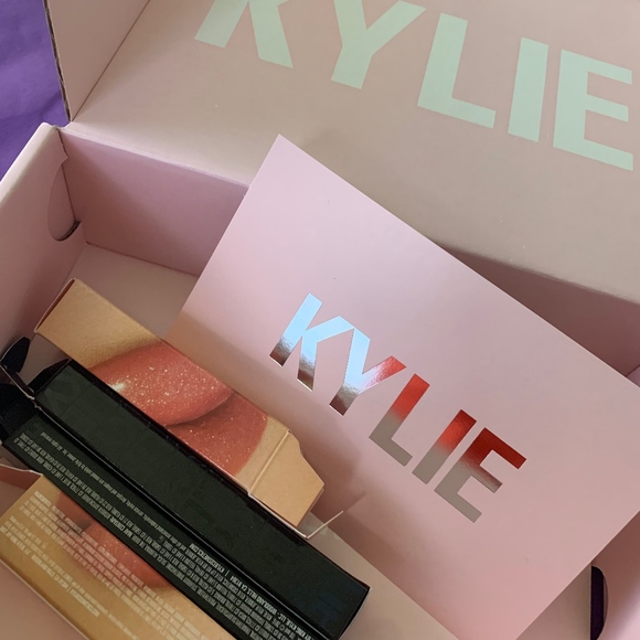 Kylie Cosmetics High Glosses - Picture 3 of 5
